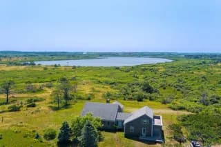 rental property in 118 Eel Point Road